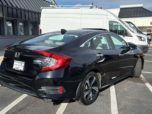 Used 2018 Honda Civic Touring image 3