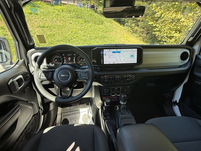Used 2024 Jeep Gladiator Sport AWD/4WD image 11