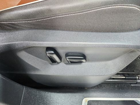 Used 2024 Volkswagen Tiguan SEL R-Line image 42