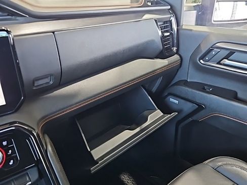 Used 2024 GMC Sierra 2500 AT4 image 30