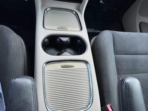 Used 2016 Dodge Grand Caravan SXT w/ Rear Park Assist Package image 43