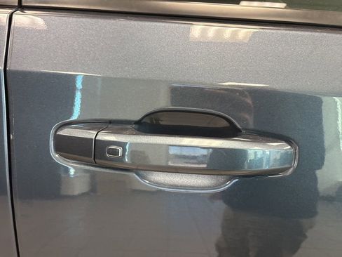 Used 2022 Chevrolet Silverado 1500 RST image 11