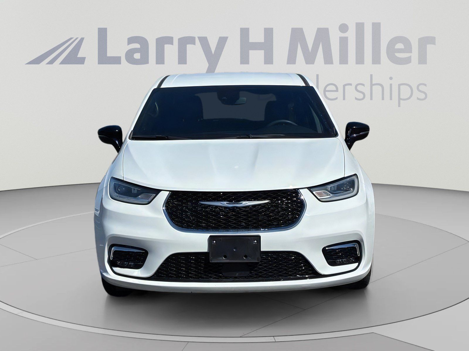 Used 2025 Chrysler Pacifica Select FWD image 9
