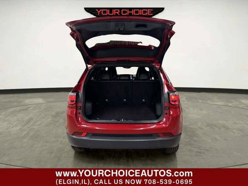 Used 2024 Jeep Compass Latitude AWD/4WD image 5