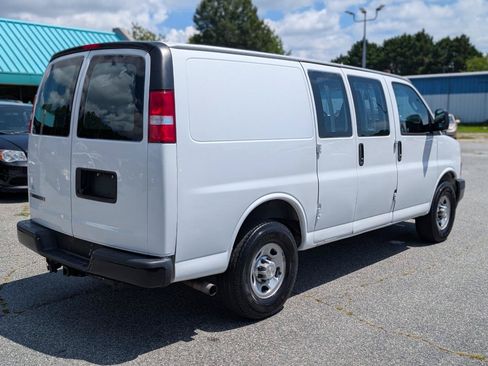 Used 2021 Chevrolet Express 2500 w/ Driver Convenience Package RWD image 7