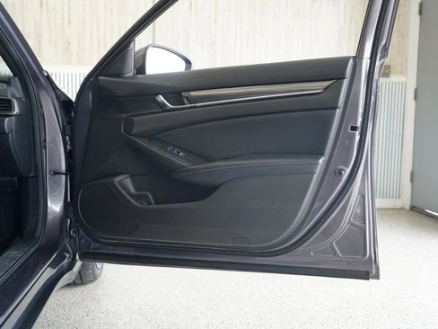 Used 2018 Honda Accord Sport image 35