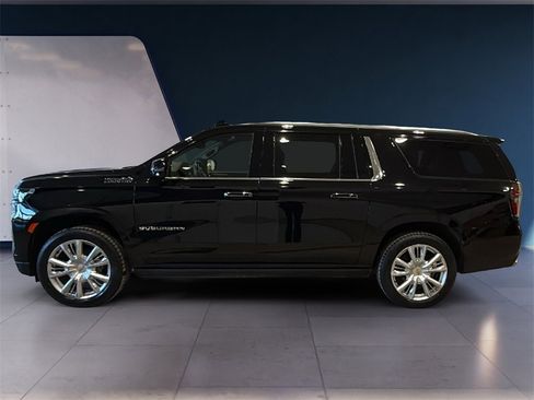 Used 2022 Chevrolet Suburban High Country image 4