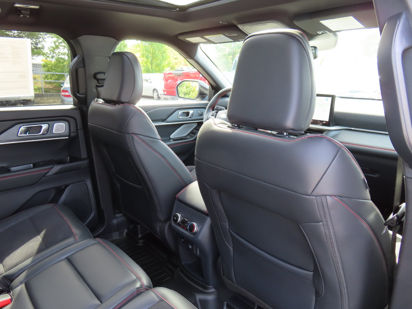 Used 2026 Ford Explorer ST w/ Sun And Sound Package AWD/4WD image 38