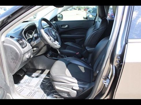 Used 2019 Jeep Compass Latitude FWD image 15