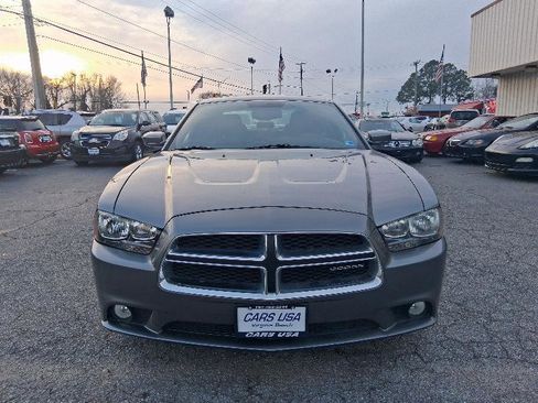 Used 2012 Dodge Charger SXT image 2