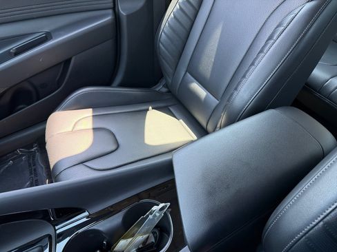 Certified 2025 Hyundai Elantra Limited FWD image 14