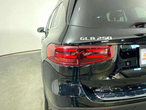 Used 2025 Mercedes-Benz GLB 250 GLB 250 image 28