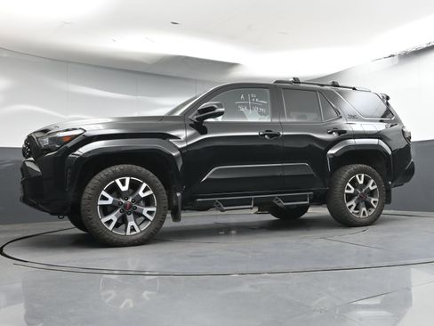 Certified 2025 Toyota 4Runner TRD Sport AWD/4WD image 21