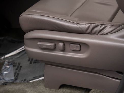 Used 2014 Honda Odyssey Touring Elite image 18