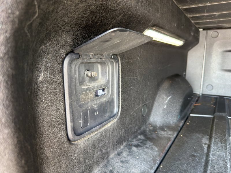 Used 2022 Rivian R1T Adventure AWD/4WD image 27