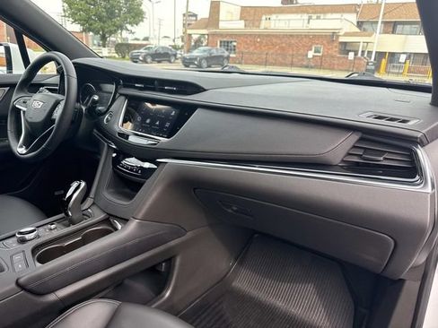 Certified 2024 Cadillac XT6 Luxury w/ LPO, Floor Liner Package AWD/4WD image 22