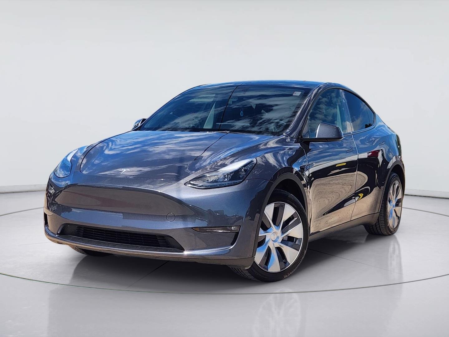Used 2023 Tesla Model Y Long Range AWD/4WD image 1
