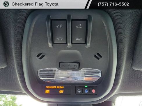 Used 2024 Chevrolet Trax RS w/ Sunroof Package FWD image 23