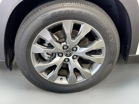 Used 2024 Toyota Grand Highlander FWD image 14