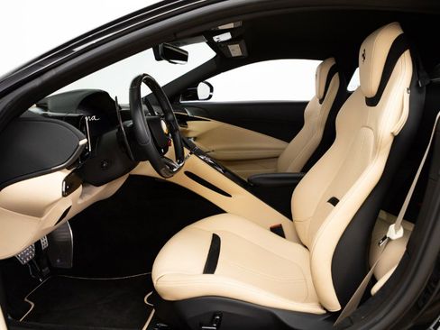 Certified 2021 Ferrari Roma image 2
