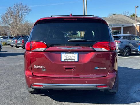 Used 2020 Chrysler Pacifica Touring-L image 4