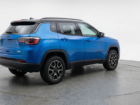 Used 2025 Jeep Compass Trailhawk w/ Trailer Tow Group image 9