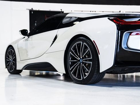 Used 2019 BMW i8 Roadster image 8