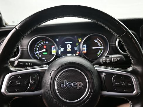 Used 2022 Jeep Wrangler Unlimited Sahara w/ Cold Weather Group AWD/4WD image 12
