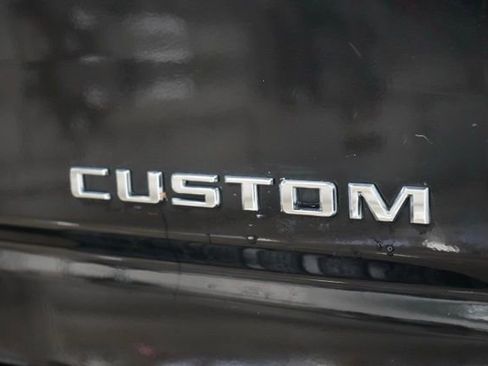 Used 2024 Chevrolet Silverado 2500 Custom w/ Custom Value Package image 8