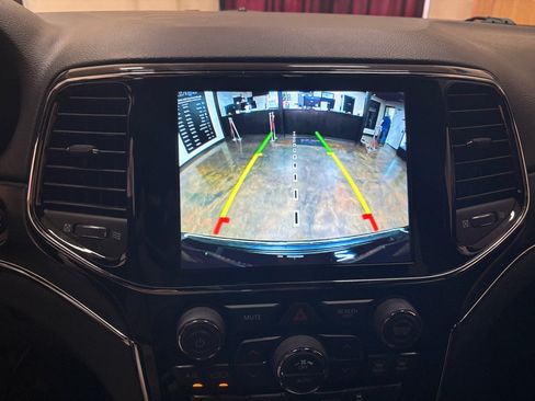Used 2019 Jeep Grand Cherokee Limited w/ Luxury Group II RWD image 23