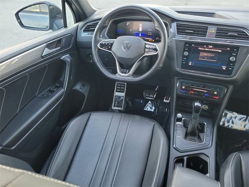 Used 2024 Volkswagen Tiguan SE R-Line image 10