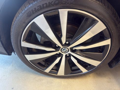 Used 2021 Nissan Altima 2.5 Platinum AWD/4WD image 32
