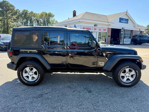 Used 2019 Jeep Wrangler Unlimited Sport S AWD/4WD image 6