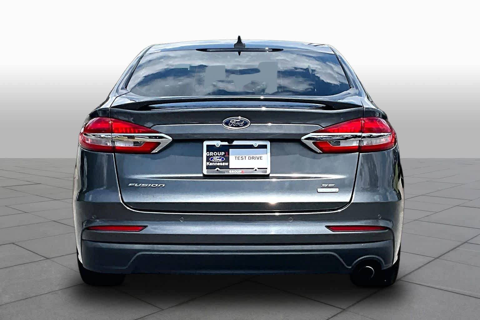 Used 2019 Ford Fusion SE w/ Equipment Group 151A FWD image 5