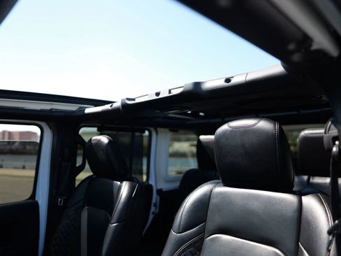 Used 2021 Jeep Wrangler Unlimited Sahara image 19