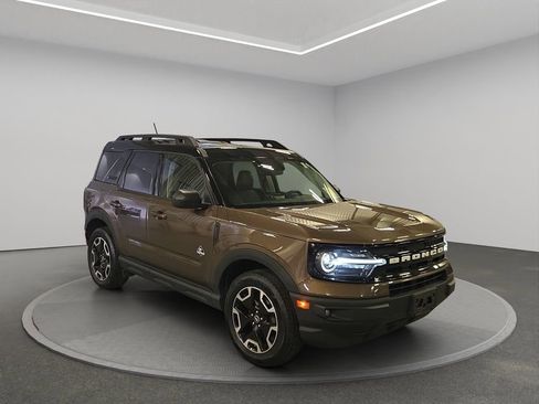 Used 2022 Ford Bronco Sport Outer Banks w/ Tech Package AWD/4WD image 7