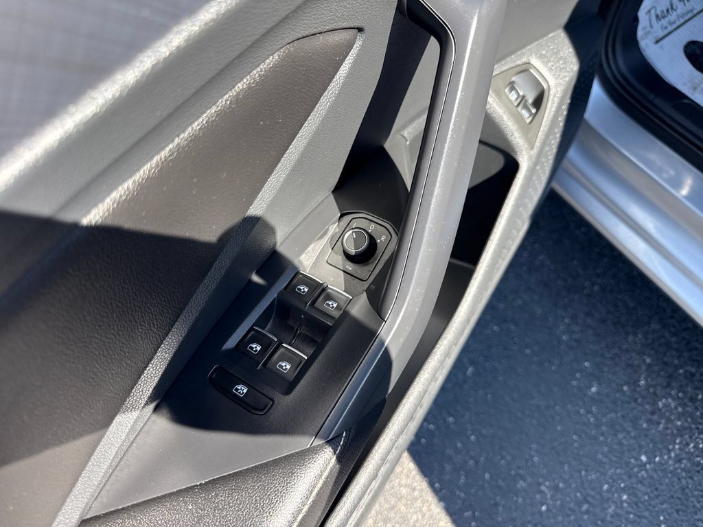 Used 2024 Volkswagen Jetta SE FWD image 26