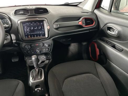 Used 2023 Jeep Renegade Trailhawk AWD/4WD image 26
