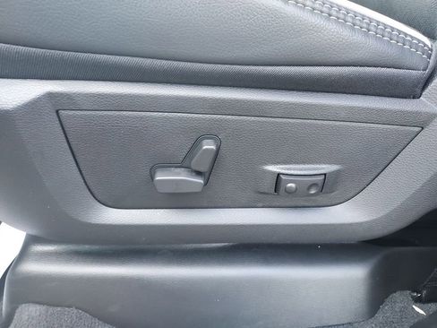 New 2026 RAM 3500 Laramie AWD/4WD image 18