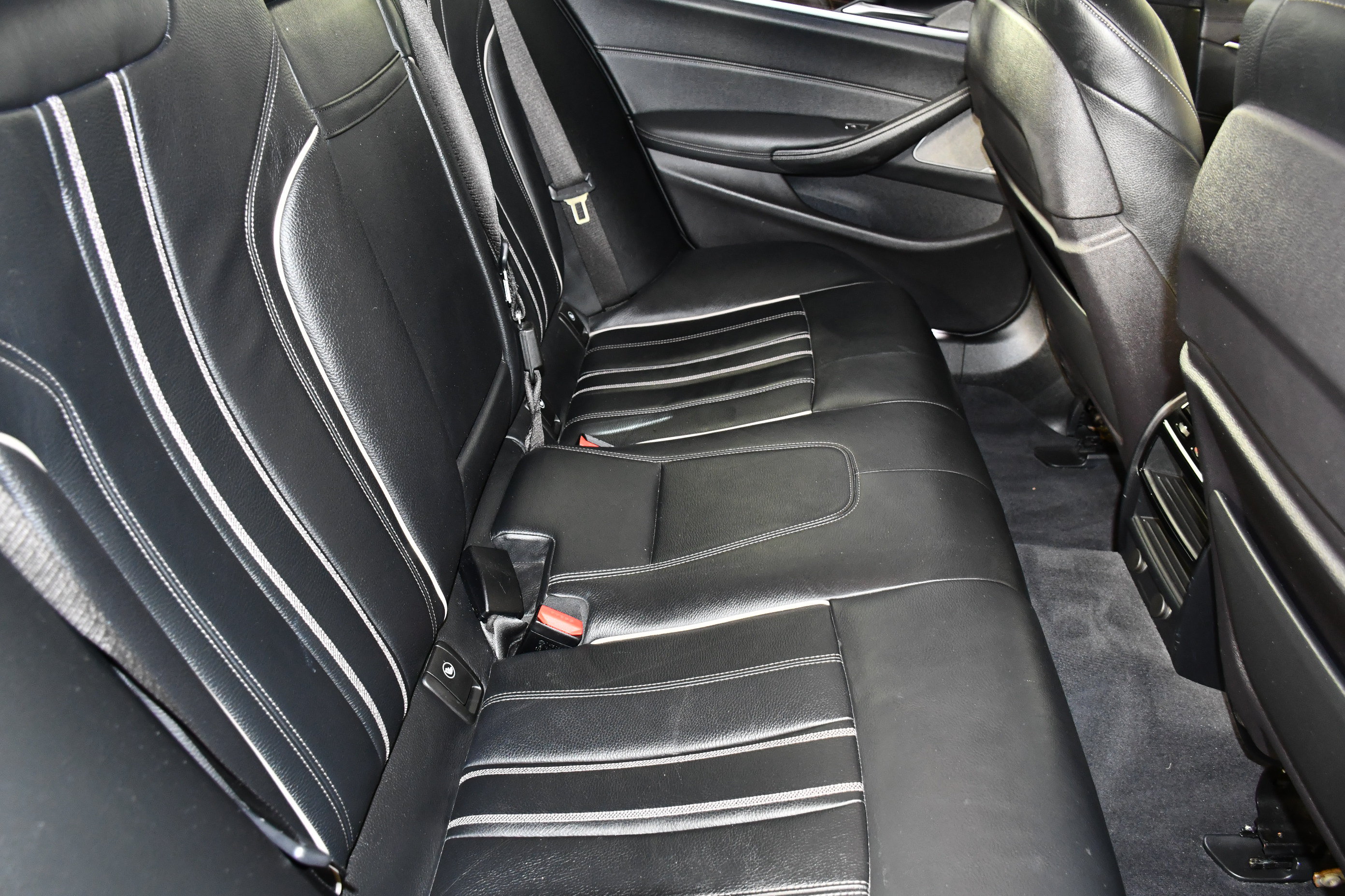 Used 2019 BMW M550i xDrive w/ Dynamic Handling Package AWD/4WD image 47