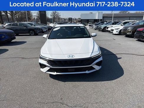 Certified 2025 Hyundai Elantra Limited image 1