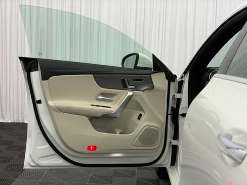 Used 2024 Mercedes-Benz CLA 250 4MATIC image 11