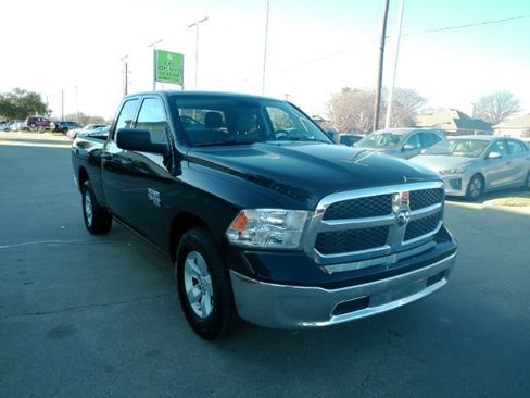 Used 2024 RAM 1500 Classic SLT image 3