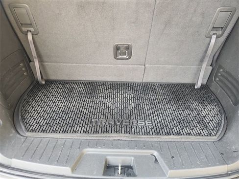 Used 2017 Chevrolet Traverse LT image 23