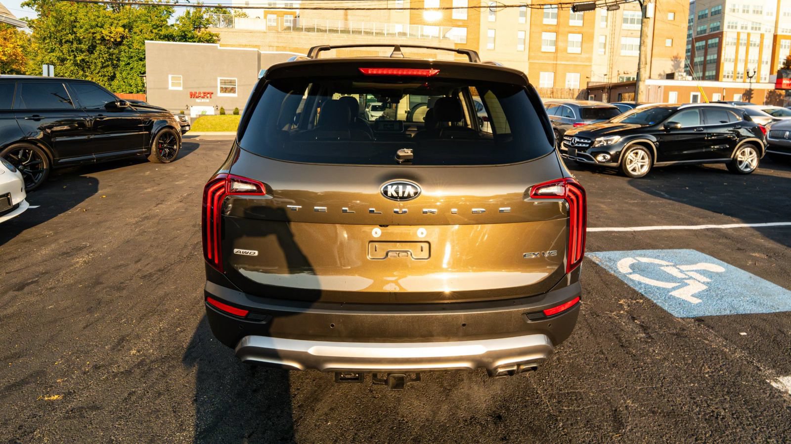 Used 2021 Kia Telluride EX w/ EX Premium Package AWD/4WD image 4