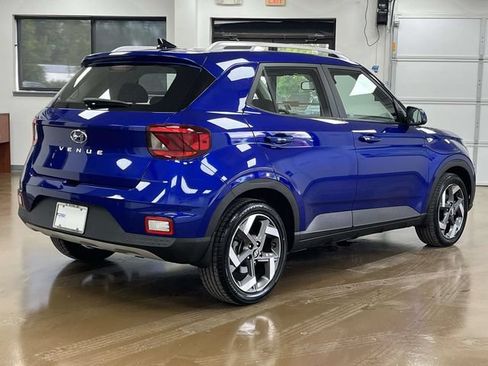 Used 2021 Hyundai Venue SEL FWD image 5