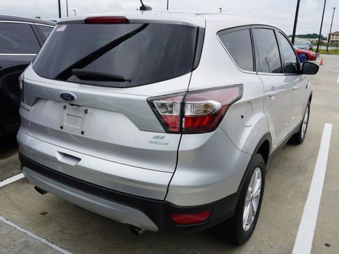 Used 2017 Ford Escape SE FWD image 7