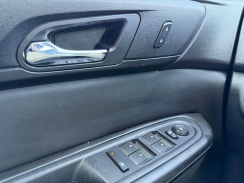 Used 2015 Chevrolet Traverse LT w/ Style and Technology Package image 19