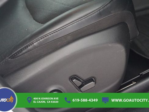 Used 2019 Jeep Cherokee Limited AWD/4WD image 15