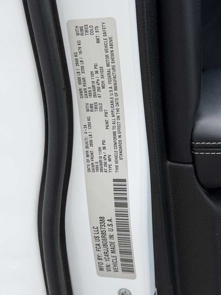 Used 2024 Jeep Grand Cherokee L Limited w/ Luxury Tech Group II RWD image 29